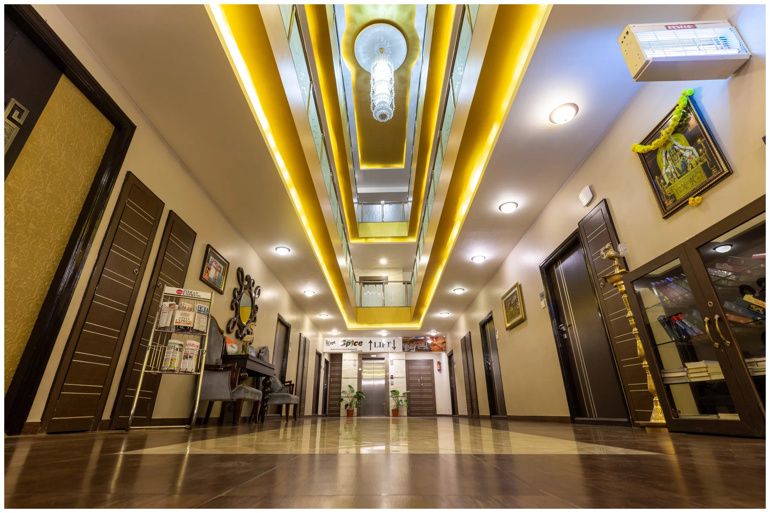 LOBBY (2)